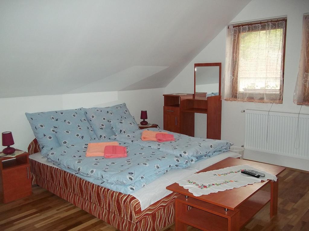 Szikla Vendégház Istenmezeje Habitación foto
